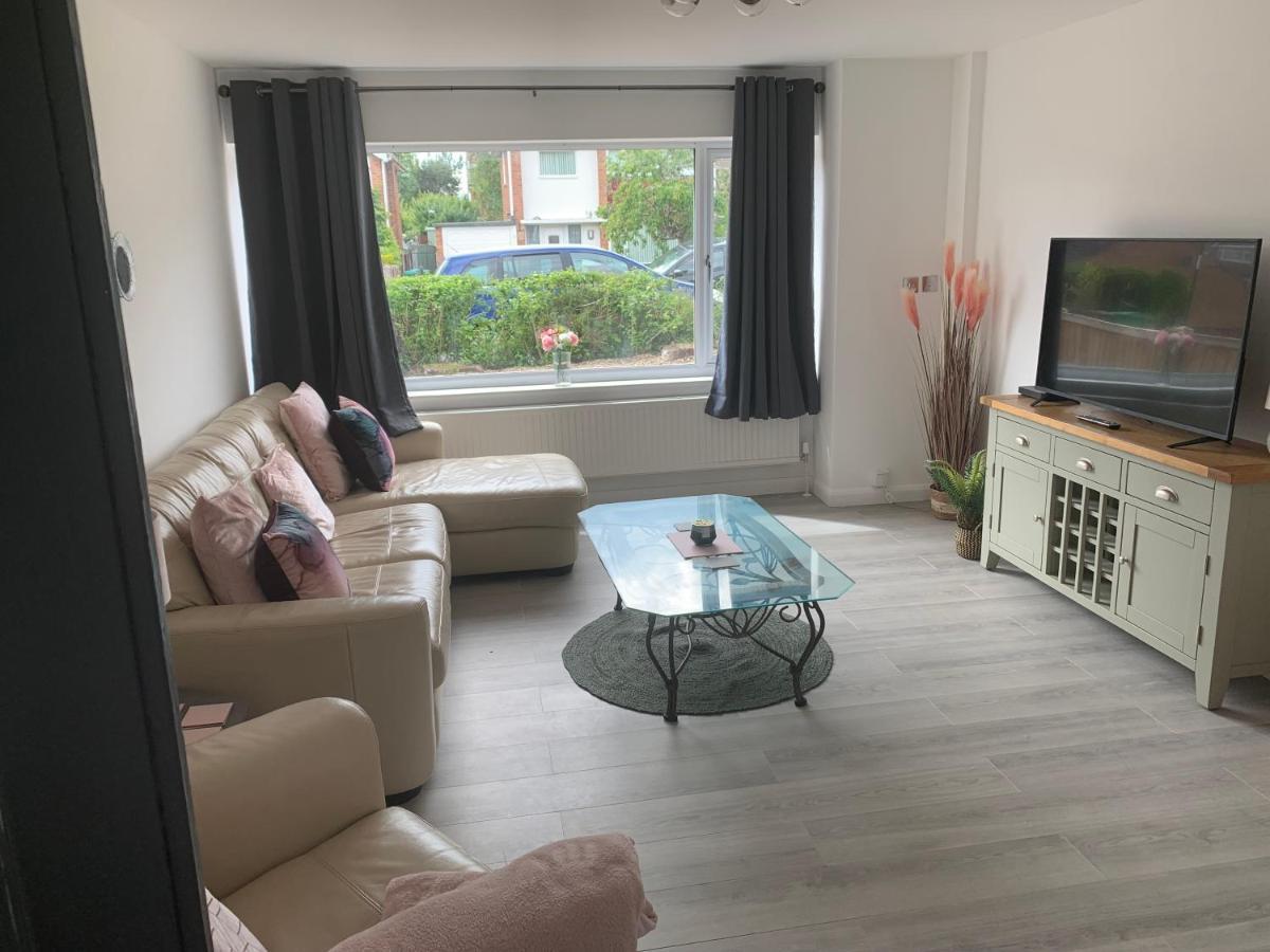 Crowthorne House: Spacious 3-Bedroom Cul-de-Sac Retreat Nottingham Exterior photo